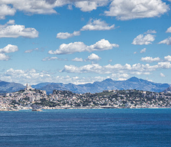 Marseille au pied des montagnes - Julien Amic